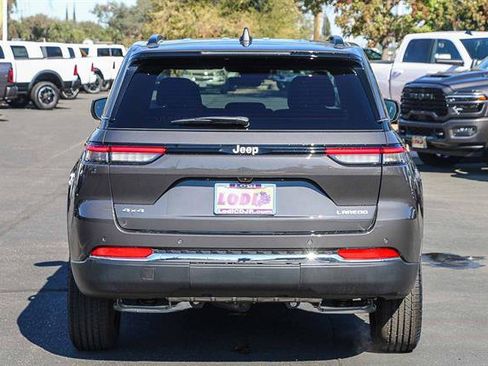 New 2025 Jeep Grand Cherokee Laredo image 3