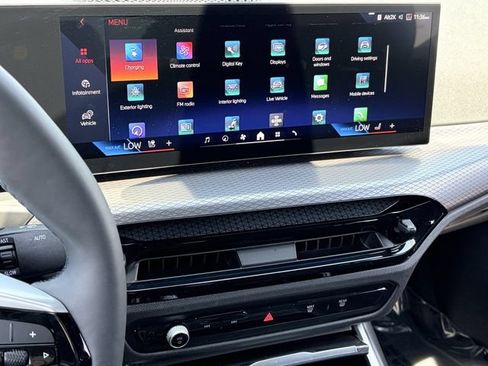Used 2025 BMW i4 eDrive40 w/ Premium Package RWD image 28