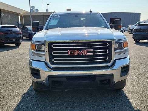 Used 2018 GMC Sierra 2500 SLE w/ SLE Fleet Convenience Package AWD/4WD image 2