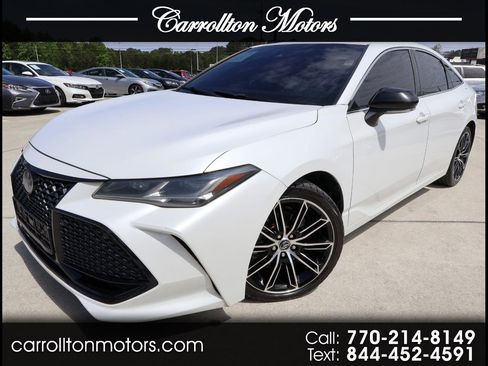 Used 2019 Toyota Avalon Touring FWD image 1