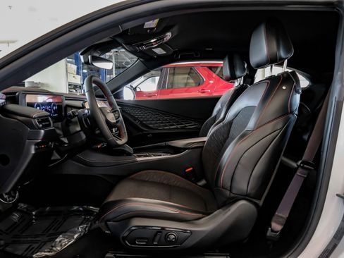 Used 2025 Dodge Charger R/T w/ Quick Order Package 25M R/T image 2