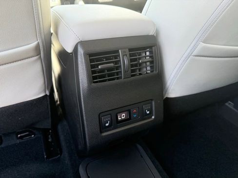 New 2025 Mitsubishi Outlander SEL image 23