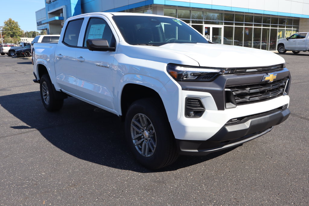 New 2026 Chevrolet Colorado LT w/ LT Convenience Package AWD/4WD image 2