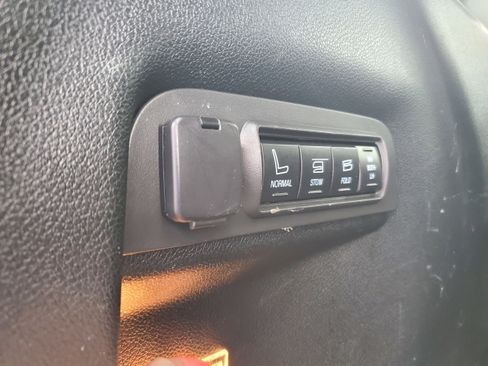 Used 2018 Ford Explorer Sport w/ Equipment Group 401A image 32