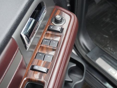 Used 2016 Ford Expedition Platinum image 16