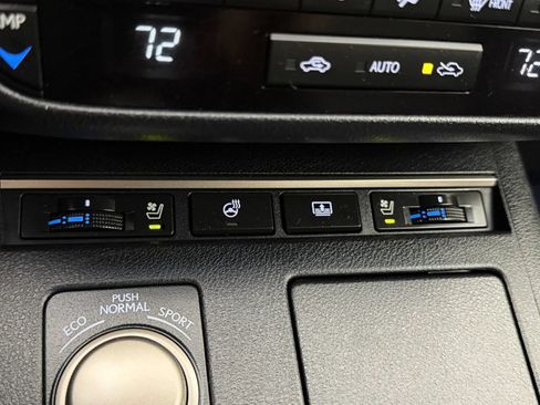 Used 2013 Lexus ES 350 w/ Luxury Pkg FWD image 19