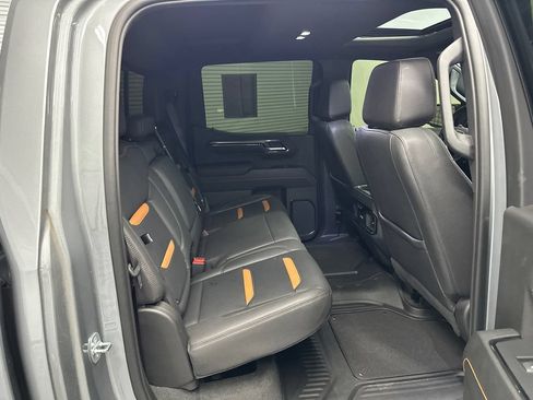 Used 2023 GMC Sierra 1500 AT4 w/ AT4 Premium Package AWD/4WD image 17