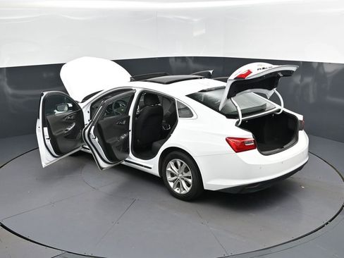 Used 2024 Chevrolet Malibu LT FWD image 2