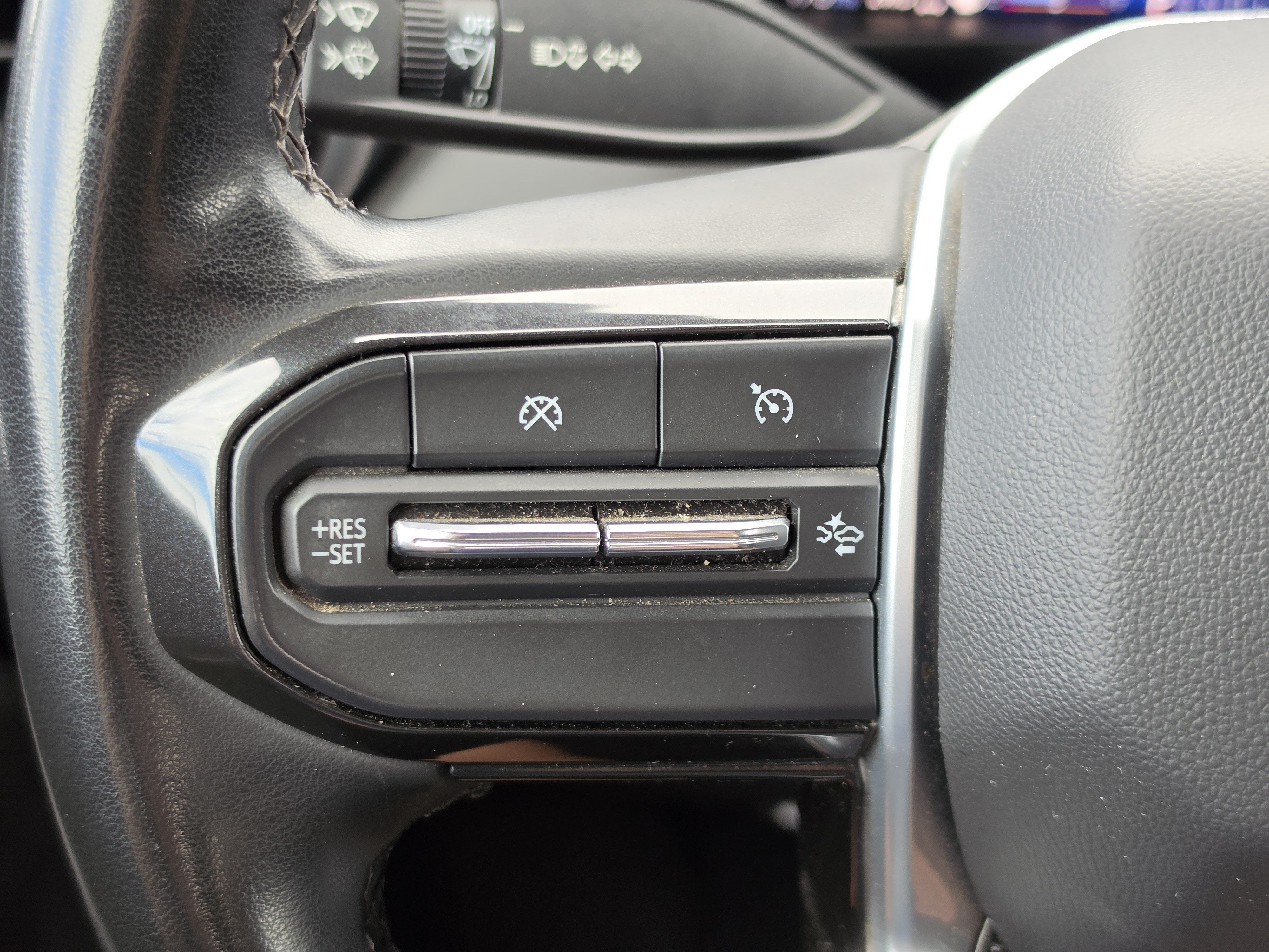 Used 2024 Chevrolet Colorado LT w/ LT Convenience Package AWD/4WD image 15