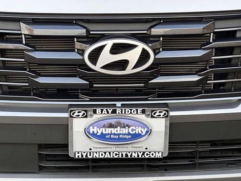 Used 2025 Hyundai Tucson SE AWD/4WD image 12