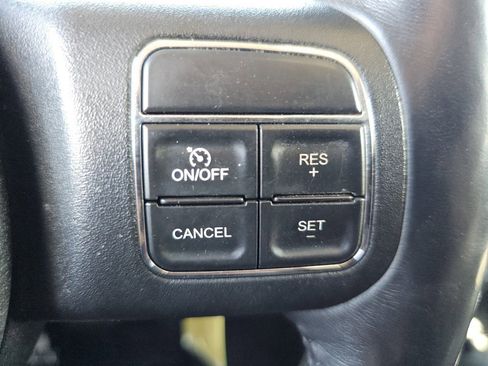 Used 2018 Jeep Wrangler Unlimited Sahara AWD/4WD image 11