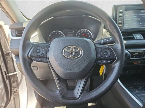 Used 2021 Toyota RAV4 LE w/ Carpet Mat Package (TMS) AWD/4WD image 13