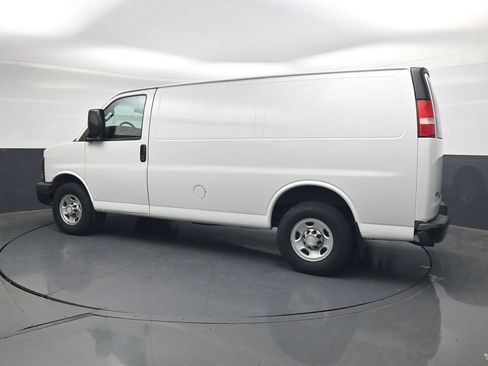 Used 2016 Chevrolet Express 2500 RWD image 8