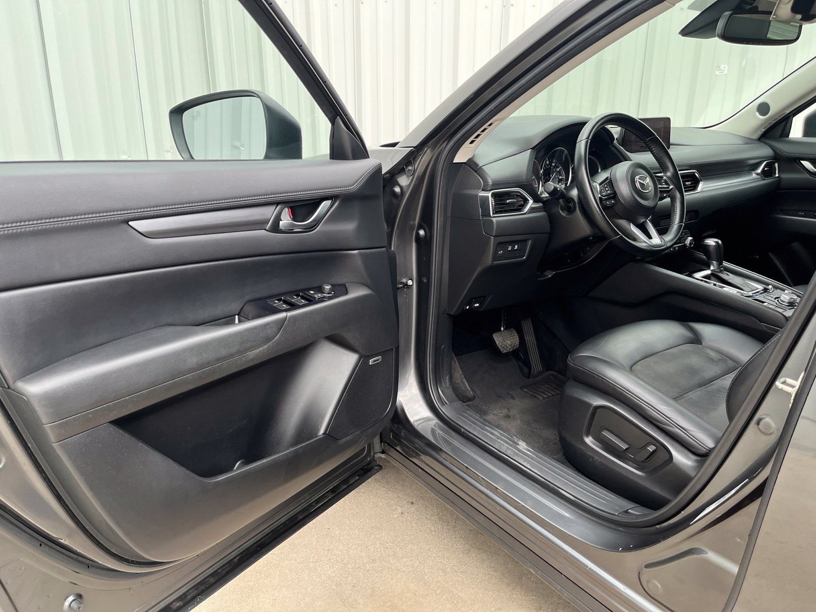 Used 2020 MAZDA CX-5 Touring FWD image 10