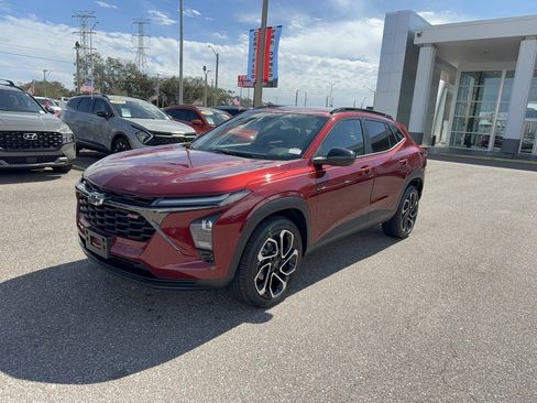 Used 2024 Chevrolet Trax RS w/ Driver Confidence Package image 2