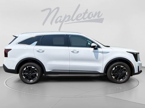 Used 2024 Kia Sorento S AWD/4WD image 7
