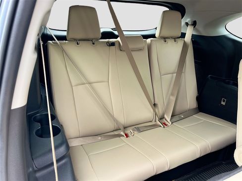 Used 2020 Toyota Highlander Platinum image 28