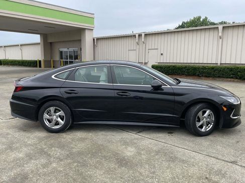 Used 2022 Hyundai Sonata SE FWD image 2