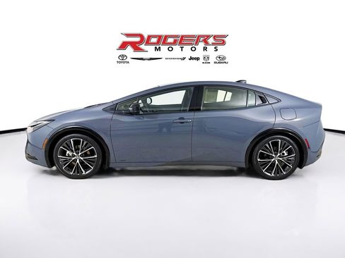 Used 2024 Toyota Prius Limited w/ Limited Premium Package image 4
