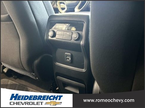 Used 2019 GMC Acadia SLE w/ Driver Alert Package I FWD image 17