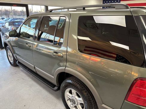 Used 2002 Ford Explorer XLT image 11