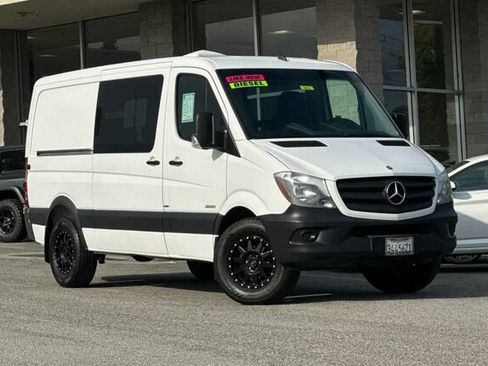 Used 2015 Mercedes-Benz Sprinter 2500 image 2