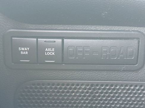 Used 2016 Jeep Wrangler Unlimited Rubicon w/ Connectivity Group AWD/4WD image 31