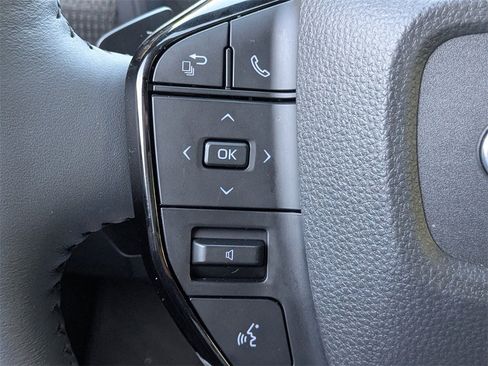 Used 2025 Subaru Solterra Limited w/ Limited Convenience Package image 14