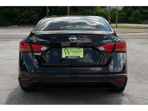 Used 2024 Nissan Altima 2.5 S FWD image 7