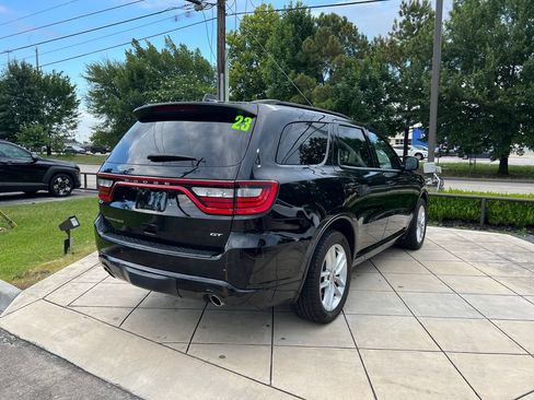 Used 2024 Dodge Durango GT RWD image 12