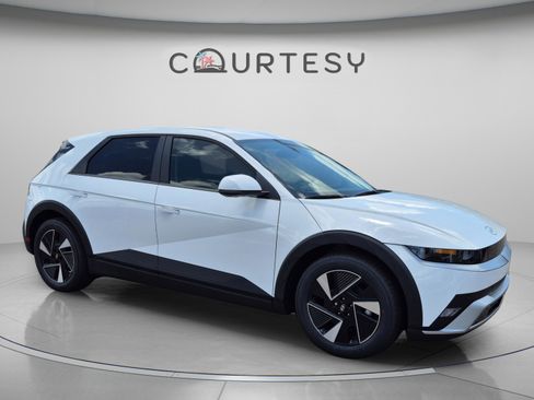 New 2026 Hyundai Ioniq 5 SEL RWD image 7