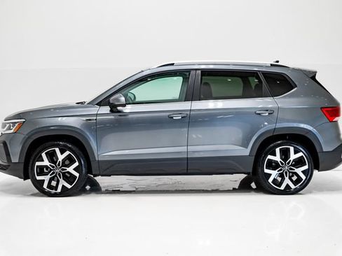 Used 2023 Volkswagen Taos SEL AWD/4WD image 32