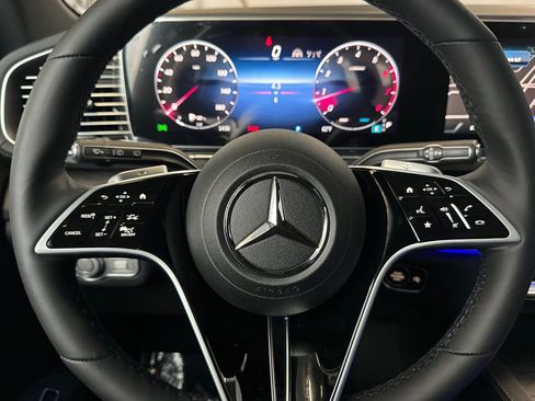 New 2026 Mercedes-Benz GLS 450 4MATIC image 21