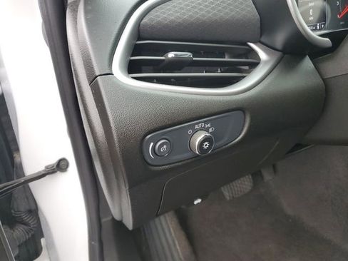 Certified 2025 Chevrolet Malibu LT image 17