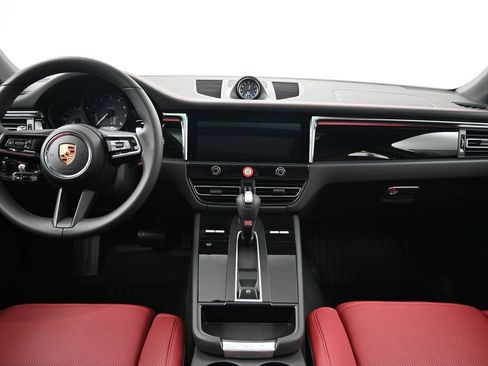 Used 2026 Porsche Macan AWD/4WD image 9