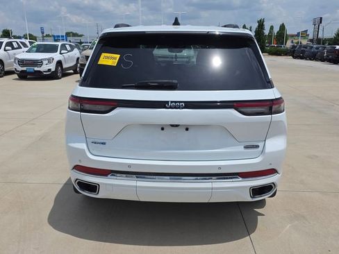 Used 2022 Jeep Grand Cherokee Overland w/ MOPAR Finishing Package AWD/4WD image 4