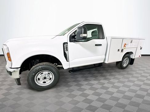 New 2026 Ford F250 XL w/ XL Chrome Package image 26