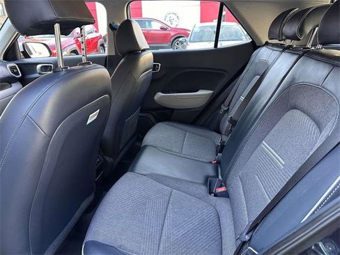 Certified 2025 Hyundai Venue Limited image 17