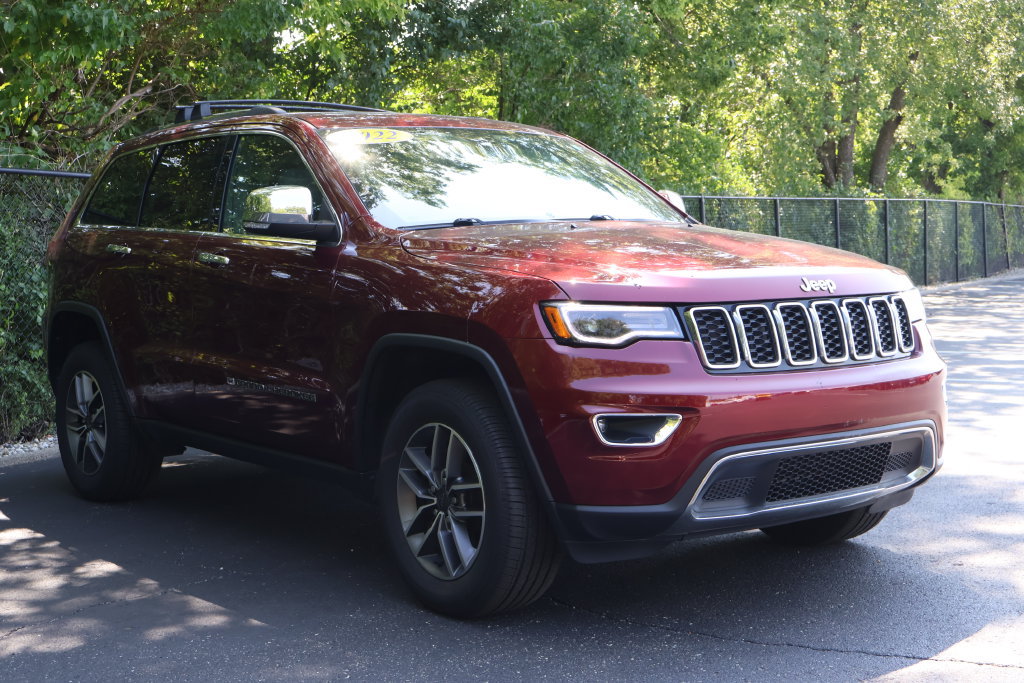 Used 2022 Jeep Grand Cherokee Limited w/ Tech Group AWD/4WD image 11