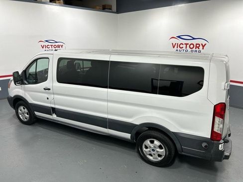 Used 2018 Ford Transit 350 XLT image 3