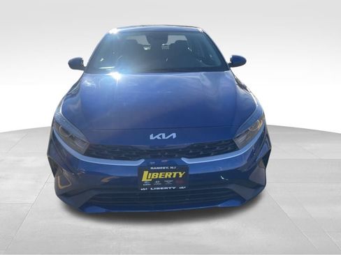 Used 2023 Kia Forte LXS image 2