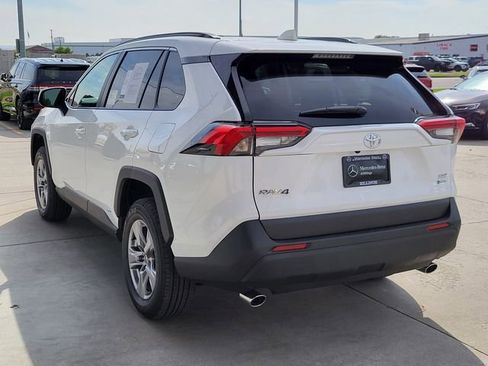 Used 2025 Toyota RAV4 XLE w/ Convenience Package image 12