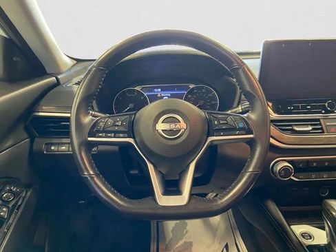 Certified 2023 Nissan Altima 2.5 SV w/ SV Premium Package image 12