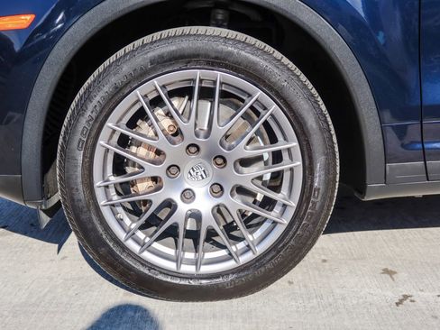 Used 2015 Porsche Cayenne S image 30