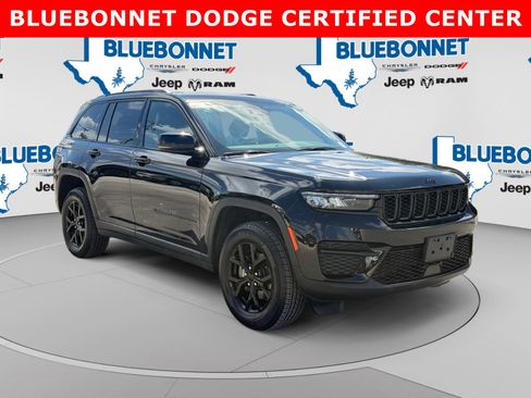 Used 2024 Jeep Grand Cherokee Altitude AWD/4WD image 3