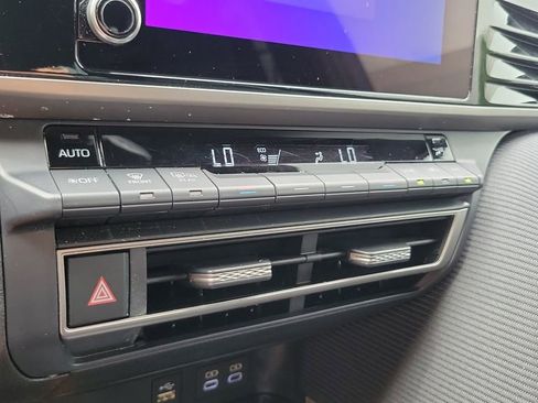 Certified 2025 Toyota Camry SE w/ Convenience Package FWD image 18