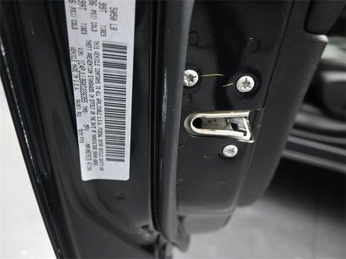 Used 2019 Jeep Cherokee Latitude Plus image 20