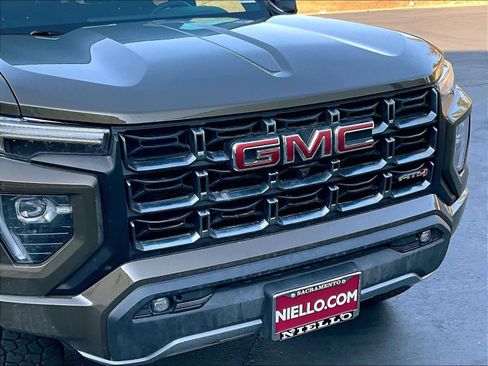 Used 2023 GMC Canyon AT4 w/ Technology Package image 31