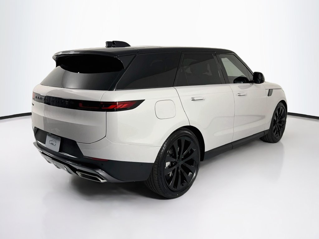 Used 2026 Land Rover Range Rover Sport SE AWD/4WD image 5