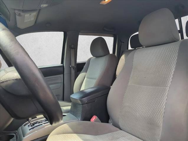 Used 2015 Toyota Tacoma PreRunner w/ SR5 Package RWD image 22